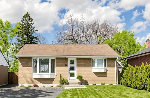 72 Thornton Ave, Bradford, ON, L3Z1N4 | Card Image