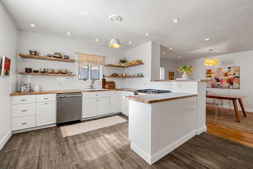 11 Hamilton St, Boston, MA, 02125-2557 | Card Image