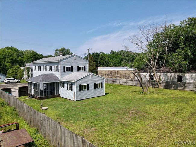 Large fully fenced rear yard | Image 37