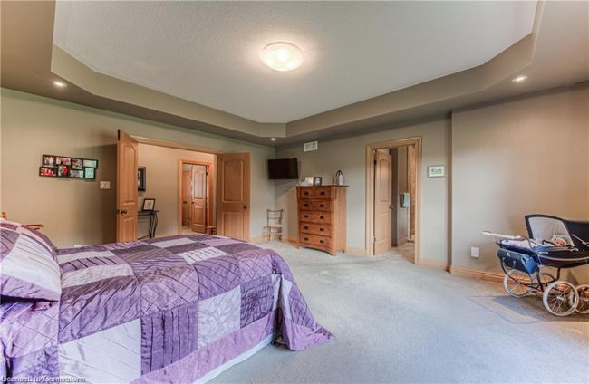 1098 Wurster Pl, House other with 11 bedrooms, 10 bathrooms and 14 parking in Breslau ON | Image 23