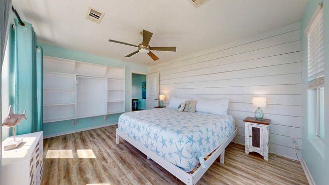 1822 Redfish Ln, House other with 5 bedrooms, 3 bathrooms and 2 parking in Crystal Beach TX | Image 16