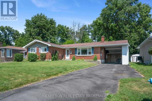 523 Lynwood Dr, Cornwall, ON, K6H5W8 | Card Image