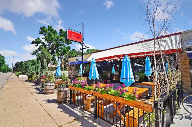 Walk to famous pizzeria Lola! | Image 35