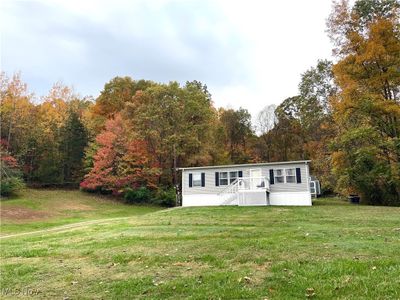 18 Mayfair Drive, House other with 3 bedrooms, 2 bathrooms and null parking in Mineral Wells WV | Image 1