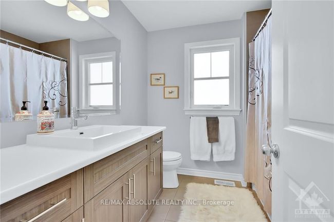 266 Wood Acres Grve, House attached with 3 bedrooms, 3 bathrooms and 2 parking in Blossom Park - Airport and Area ON | Image 17