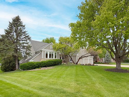 211 Ridge Ln, Lake In The Hills, IL, 60156-4428 | Card Image