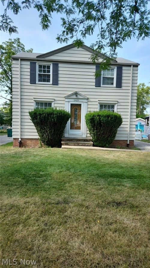 19409 Libby Rd, Maple Heights, OH, 44137-2351 | Card Image