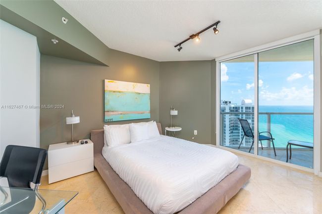 2906 - 16699 Collins Ave, Condo with 3 bedrooms, 2 bathrooms and null parking in Sunny Isles Beach FL | Image 22