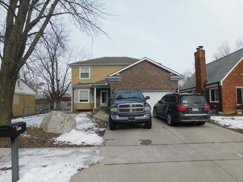 22011 Sharkey St, Clinton Township, MI, 48035-3665 | Card Image