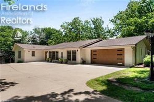 685 Sunnyside Rd, Vermilion, OH, 44089-2545 | Card Image