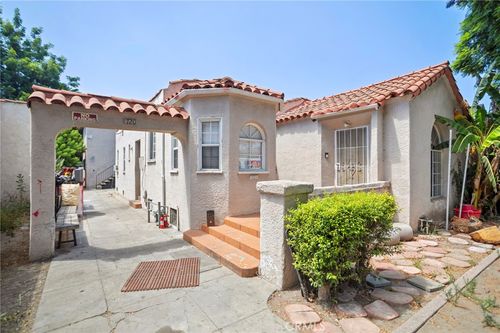 720 E 82nd Street, Los Angeles, CA, 90001 | Card Image