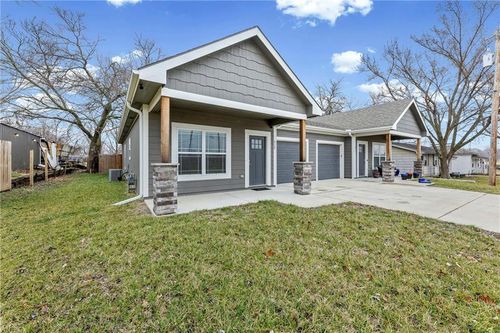 929 E Wilson St, Ottawa, KS, 66067-4121 | Card Image