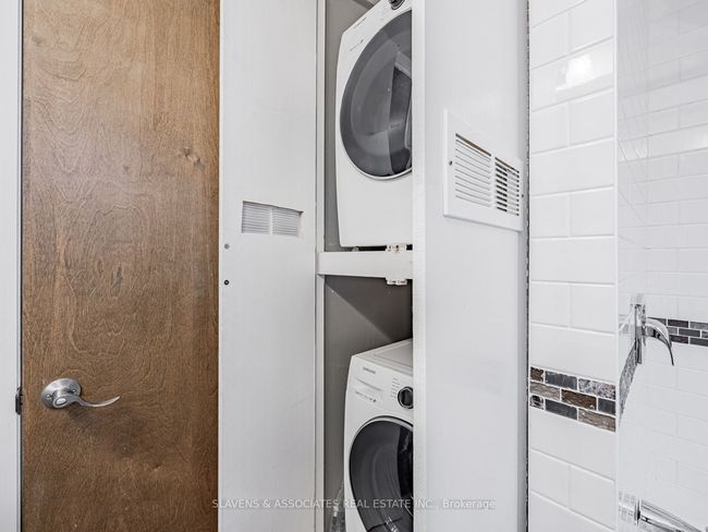 2063 Gerrard St E, House attached with 3 bedrooms, 2 bathrooms and 1 parking in Toronto ON | Image 23