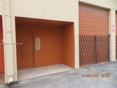 212-2450 W 82nd St, Hialeah, FL, 33016-2725 | Card Image