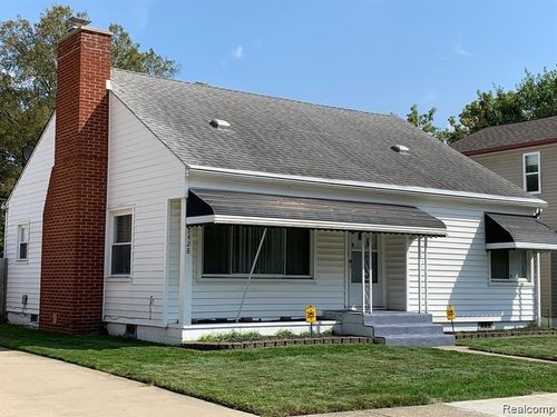 7428 Deering St, Westland, MI, 48185-2612 | Card Image