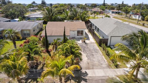 489 Nw 2nd Way, Deerfield Beach, FL, 33441-1945 | Card Image