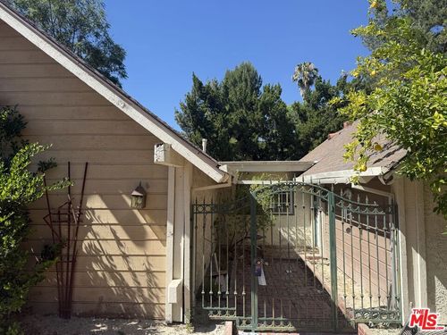 22520 Malden Street, Canoga Park, CA, 91304 | Card Image