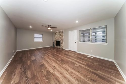 609 Banner Ave, Edmond, OK, 73013-5449 | Card Image