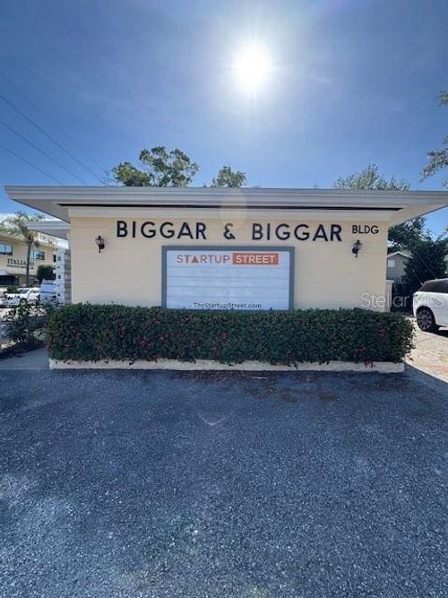 3022 W Swann Ave, TAMPA, FL, 33609-4023 | Card Image