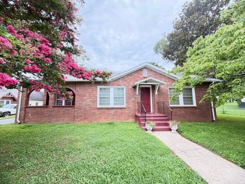 203 Bennett St, Decherd, TN, 37324-3045 | Card Image