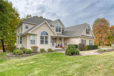 Front facade featuring a front yard | Image 2