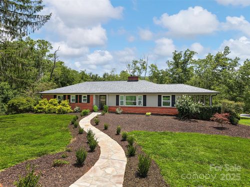 8 Bevlyn Dr, Asheville, NC, 28803-3302 | Card Image