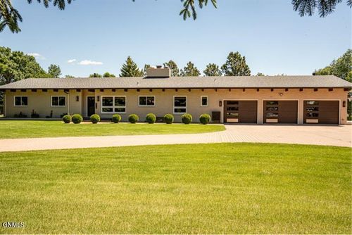 3118 13th Ave E, Williston, ND, 58801-6366 | Card Image