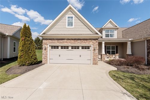 8607 Alexis Dr, Macedonia, OH, 44056-1867 | Card Image