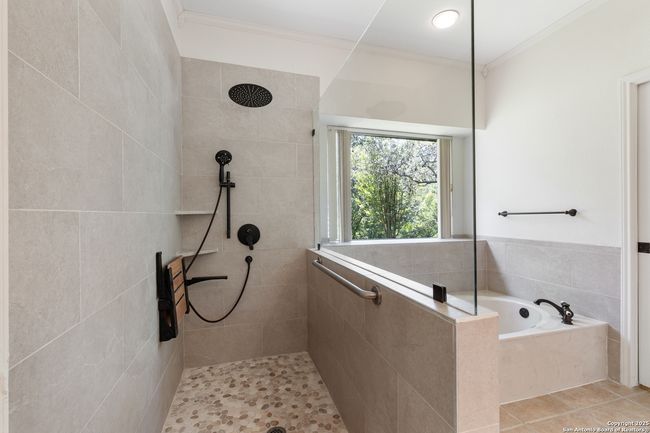 10623 Alta Loma, House other with 3 bedrooms, 3 bathrooms and null parking in Helotes TX | Image 6