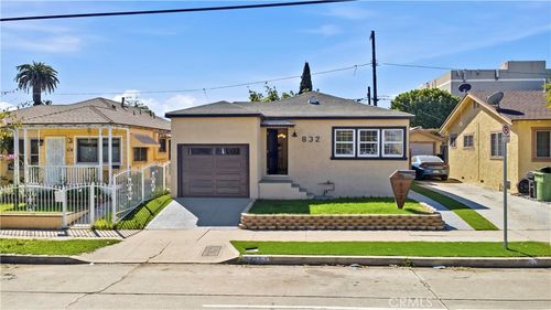 832 W 98th St, Los Angeles, CA, 90044-4630 | Card Image