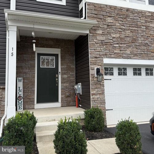 15 Egret Way, PHOENIXVILLE, PA, 19460-1232 | Card Image