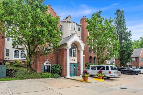 207-180 Fox Hollow Dr, Mayfield Heights, OH, 44124-4194 | Card Image
