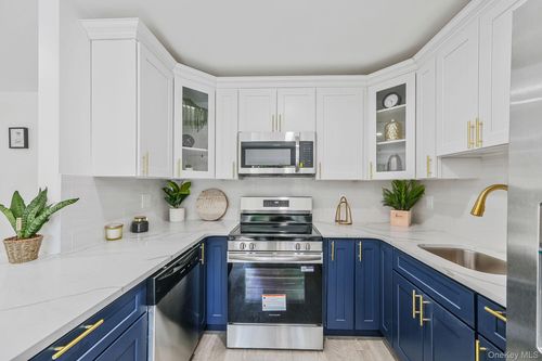 38 Columbia Ave, Westhampton, NY, 11977-1154 | Card Image