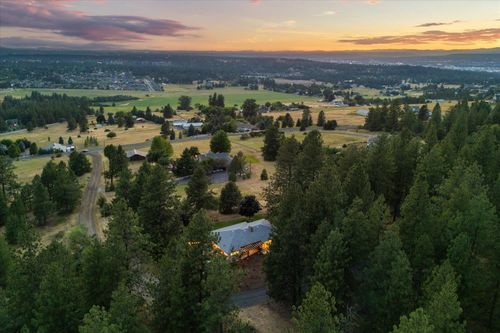 6903 E 42nd Ave, Spokane, WA, 99223-1418 | Card Image