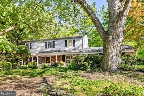 563 Applewood Dr, FORT WASHINGTON, PA, 19034-3017 | Card Image
