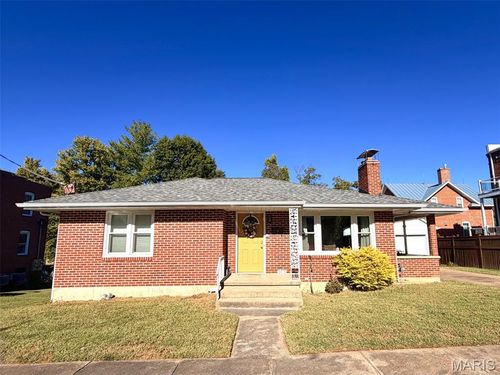 215 E 4th St, Washington, MO, 63090-2618 | Card Image
