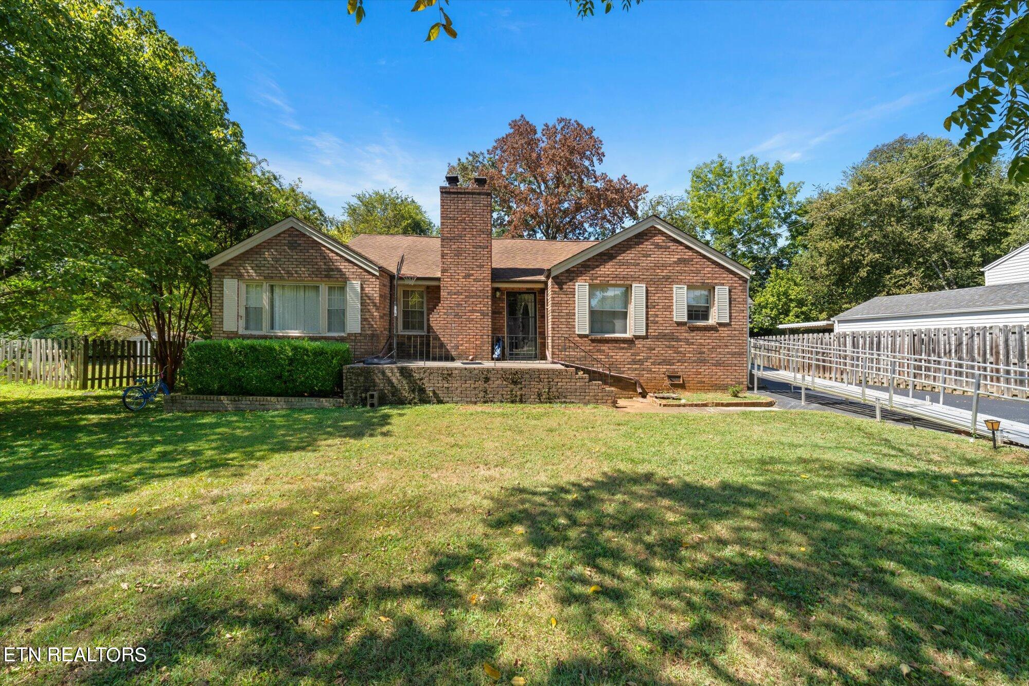 Villa Rd, Knoxville, TN 37918