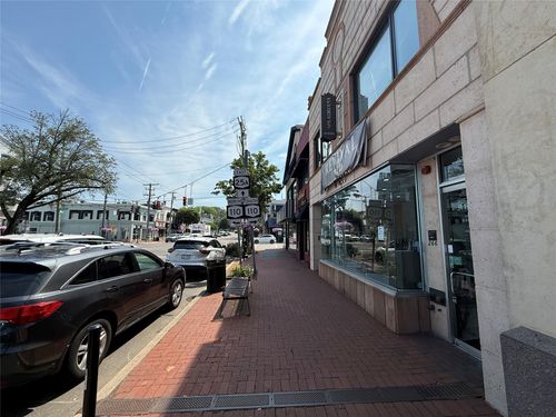 266 Main St, Huntington, NY, 11743-6909 | Card Image