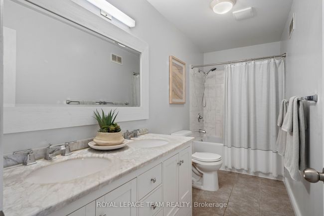 2150 8 Th Line Rd, House other with 5 bedrooms, 2 bathrooms and 8 parking in Metcalfe ON | Image 12