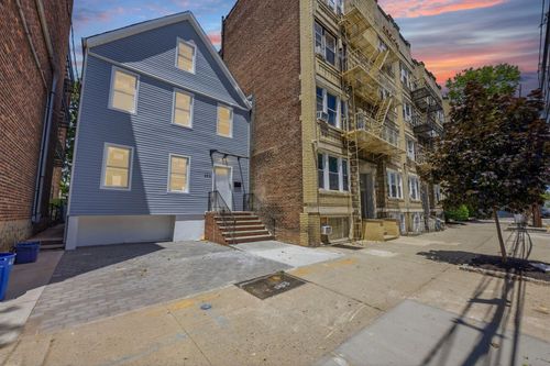 429 Kennedy Blvd, Bayonne, NJ, 07002-1416 | Card Image