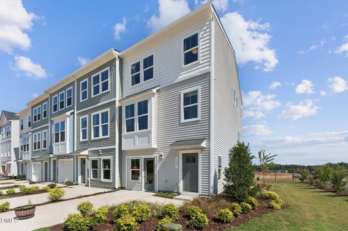 911 Freston Rd, Raleigh, NC, 27610-7080 | Card Image