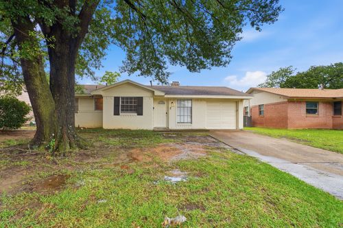 2301 Narobi Pl, Mesquite, TX, 75149-6565 | Card Image