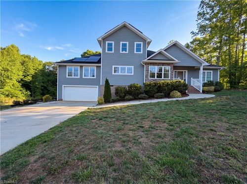 138 Matthias Ct, Mocksville, NC, 27028-4196 | Card Image