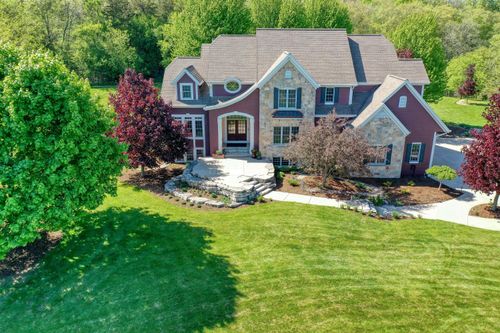 5249 Red Cedar Ct, West Bend, WI, 53095-8323 | Card Image