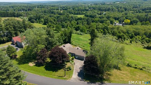 15 Valley View Rd, Newtown, CT, 06470-1952 | Card Image