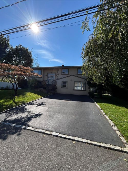 34 Colorado Ave, Bay Shore, NY, 11706-5247 | Card Image
