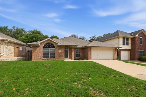 7525 Arbor Park Dr, Fort Worth, TX, 76120-2473 | Card Image