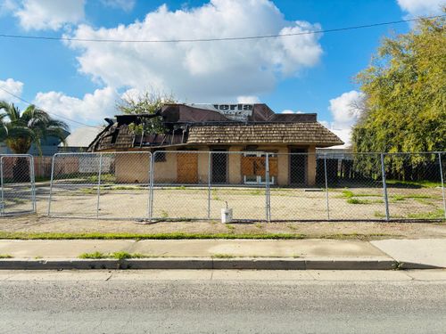 19823 Orange Belt Dr, Strathmore, CA, 93267-9798 | Card Image