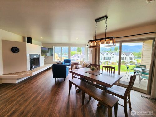 1 S 1st St, Chelan, WA, 98816 | Card Image