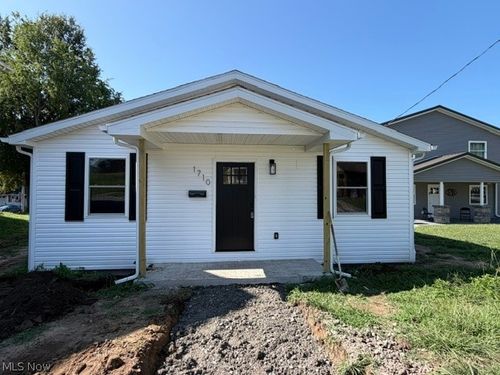 1710 Ridge Avenue, Zanesville, OH, 43701 | Card Image